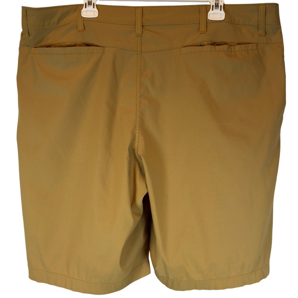 Chaps Men's Golf Performance Stretch Shorts Brown 10" Inseam size 40 Sportwear